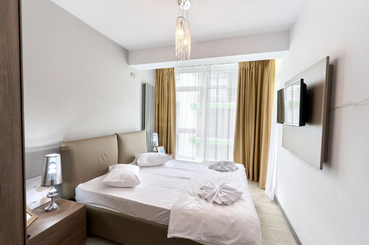 Olive Apartment In Spa N Pool Resort-Parking Mamaia Exteriör bild
