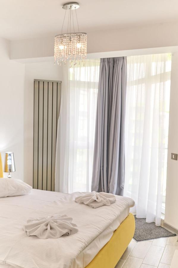 Olive Apartment In Spa N Pool Resort-Parking Mamaia Exteriör bild