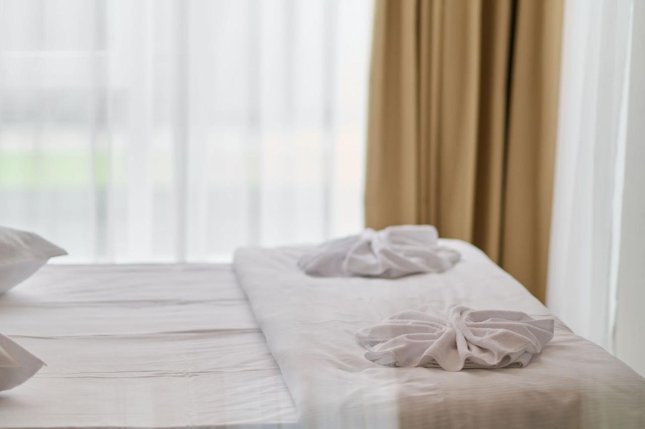 Olive Apartment In Spa N Pool Resort-Parking Mamaia Exteriör bild